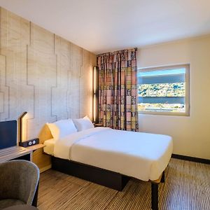 Camera con letto king size